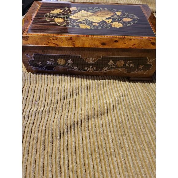 Reuge Music Upright 4-1/2" Disc Music Box With One Disc- Missing Foot - Picture 7 of 9